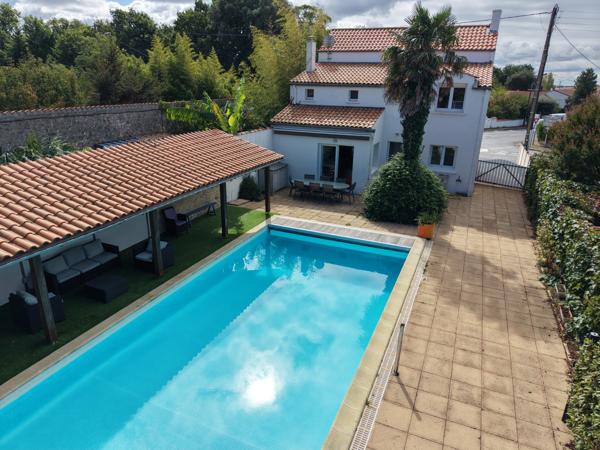 Maison
         5 pièces
        - 116 m² Exclusivité 626 000 € *