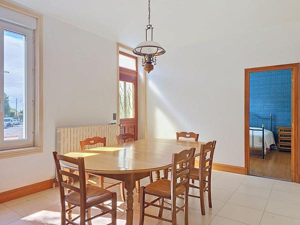 Maison
         5 pièces
        - 116 m² Exclusivité 626 000 € *