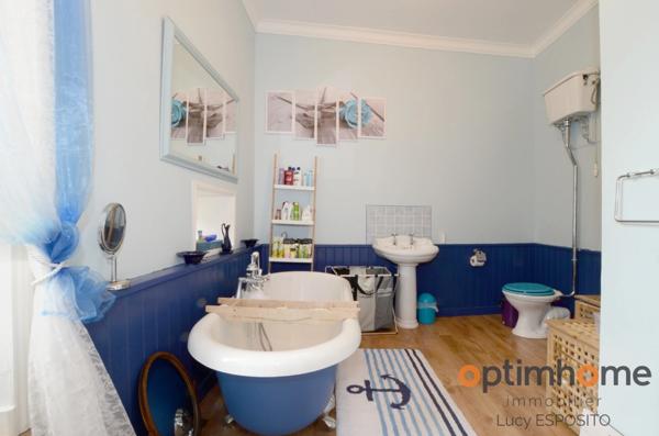 Belle maison avec 8 chambres dans un village pittoresque