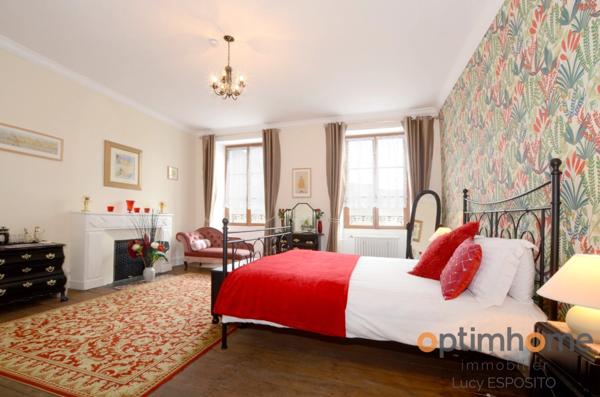 Belle maison avec 8 chambres dans un village pittoresque