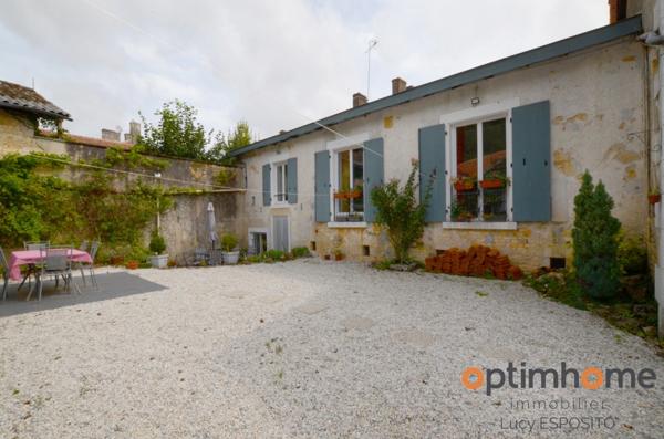 Belle maison avec 8 chambres dans un village pittoresque