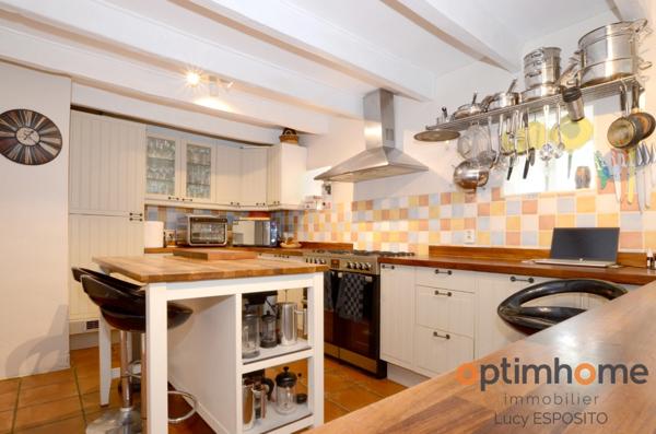 Belle maison avec 8 chambres dans un village pittoresque