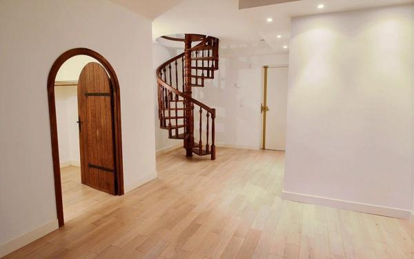 Appartement à louer    5 pièces • 120,80 m2 Nogent-sur-Marne