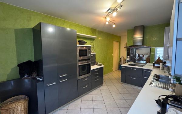 Appartement à vendre    3 pièces •  Lyon 8