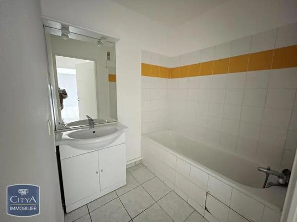 Appartement à louer 3 pièces 54.15m² Alençon (61000)