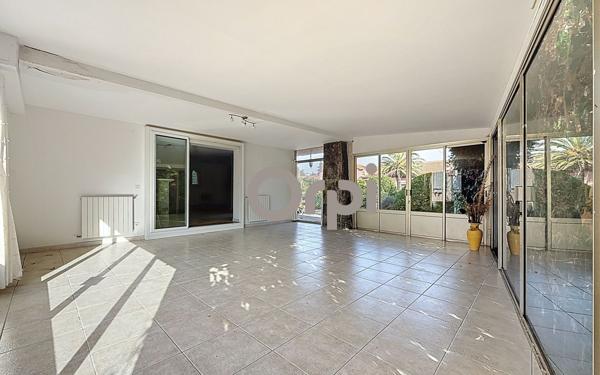 Appartement à vendre    4 pièces • 126 m2 Fréjus