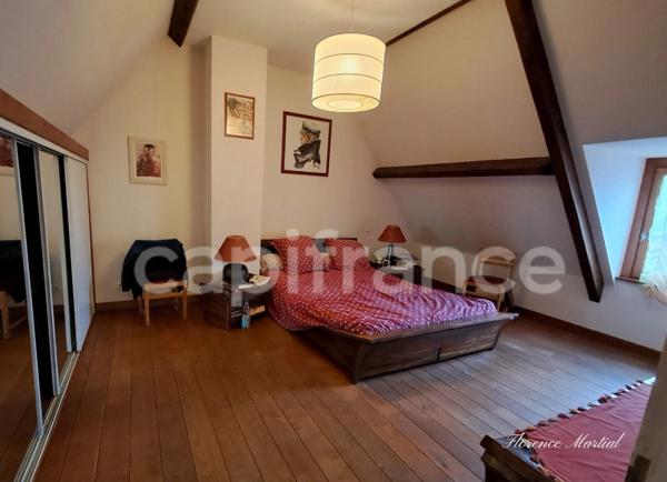 Maison en Pierre de 177 m2 - Un cocon chaleureux à Gevrey-Chambertin, entre charme, nature et convivialité.