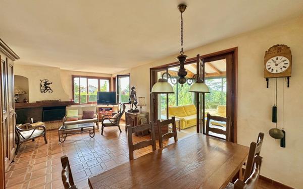 Maison à vendre    6 pièces • 167 m2 Mornant