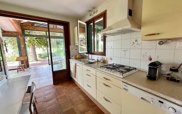 Maison à vendre    6 pièces • 167 m2 Mornant