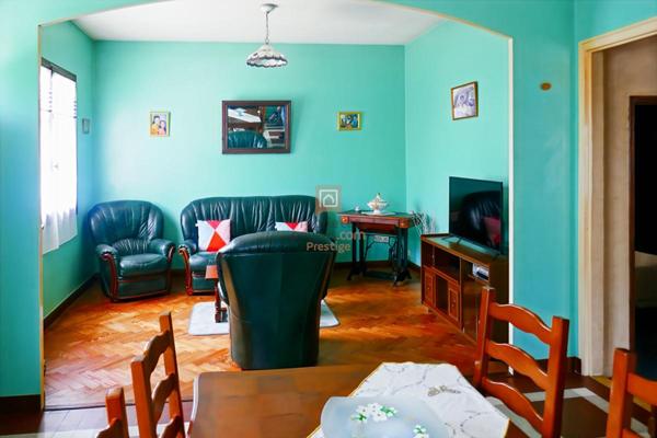 Pessac Maison de plain-pied avec une belle parcelle fort potentiel avec deux garages  et une dépendance