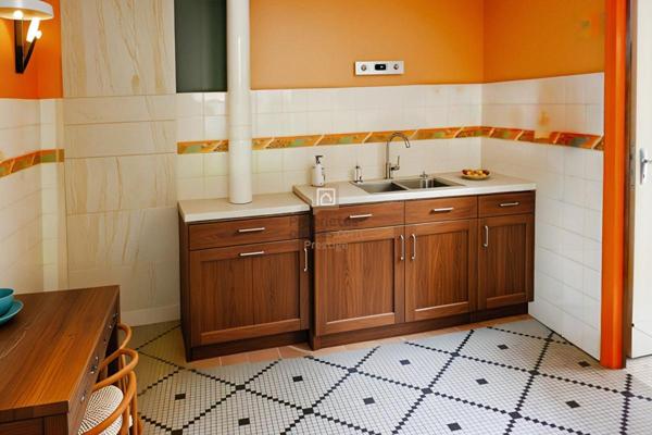 Pessac Maison de plain-pied avec une belle parcelle fort potentiel avec deux garages  et une dépendance