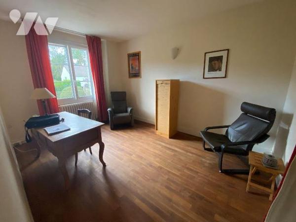 VALLE DE L'EURE 
Venez découvrir cette jolie maison ancienne mais rénovée au c?ur d'un charman...