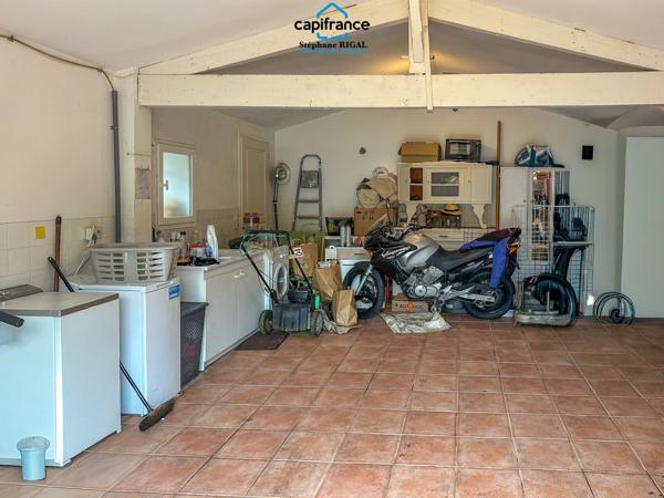 Maison à vendre 5 pièces VILLENEUVE SUR LOT (47) Maison plain-pied de 104 m2 sur terrain de 571m2 clos