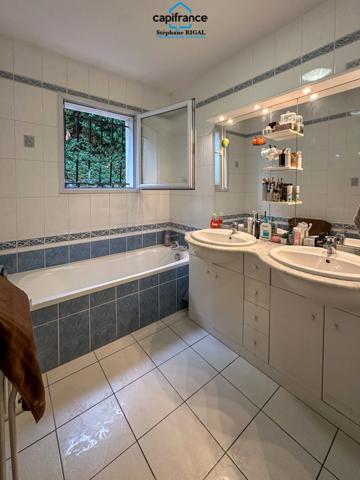 Maison à vendre 5 pièces VILLENEUVE SUR LOT (47) Maison plain-pied de 104 m2 sur terrain de 571m2 clos