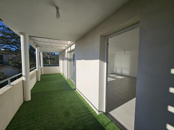 Appartement
         4 pièces
        - 92 m² 245 000 € *