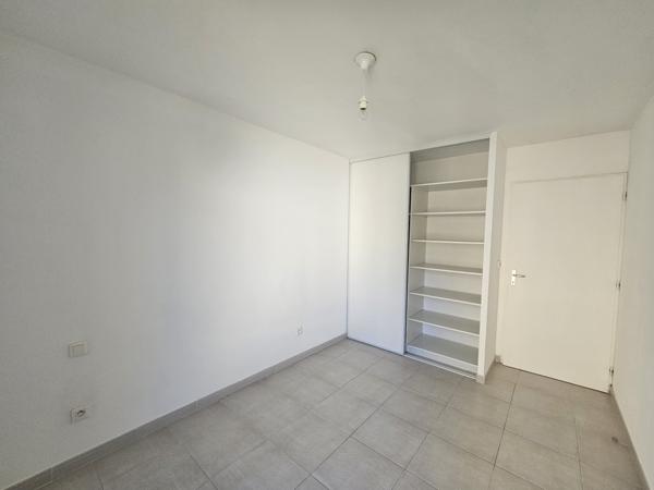Appartement
         4 pièces
        - 92 m² 245 000 € *