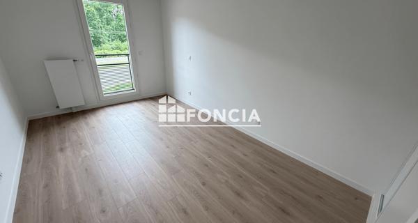 Location Appartement 4 pièces 80.42 m² - Châtenay-malabry 92290