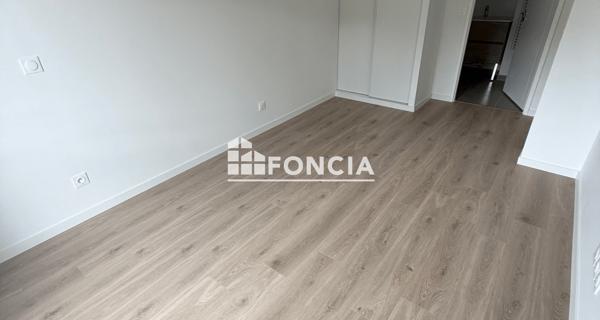 Location Appartement 4 pièces 80.42 m² - Châtenay-malabry 92290