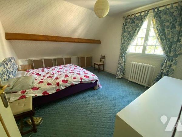 A LUCE, proche des écoles, collège, commerces, nous vous proposons ce  Pavillon sur sous-sol co...