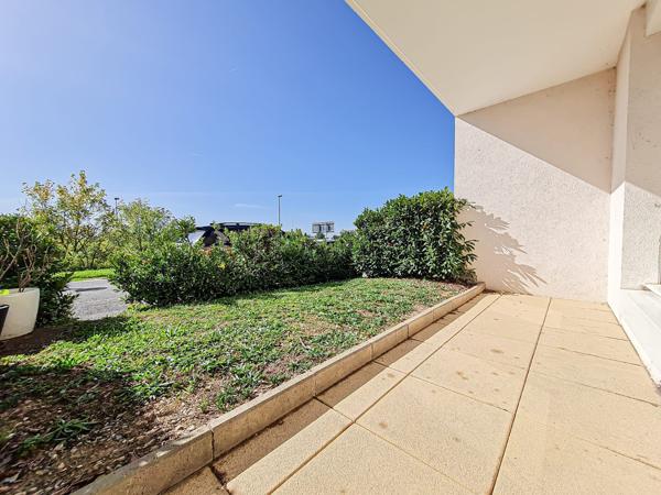 Veigy-Foncenex (74140) GRAND T2 AU RDC TRAVERSANT DE 54M² - TERRASSE + PETIT JARDIN - VEIGY-FONCENEX 74140