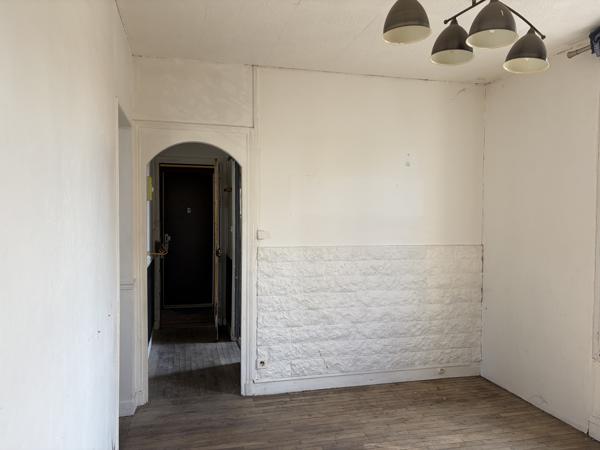 Appartement
         2 pièces
        - 33 m² 128 000 € *