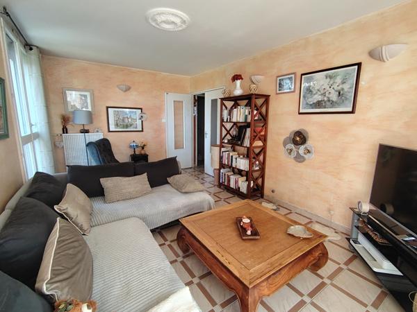 APPARTEMENT TYPE 3 T3 3 PIECES  BALCON CAVE PARKING 13014 MARSEILLE ST JOSEPH