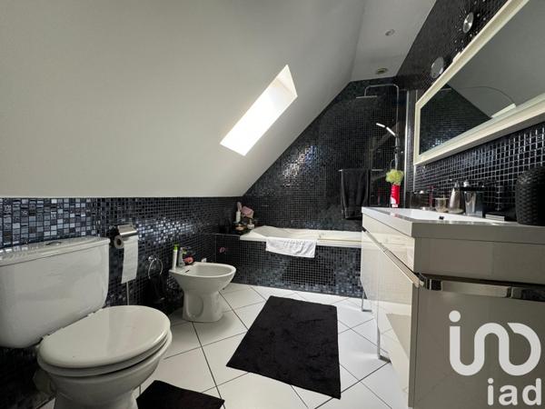 Maison à vendre 6 pièces 136 m² Moret-Loing-et-Orvanne