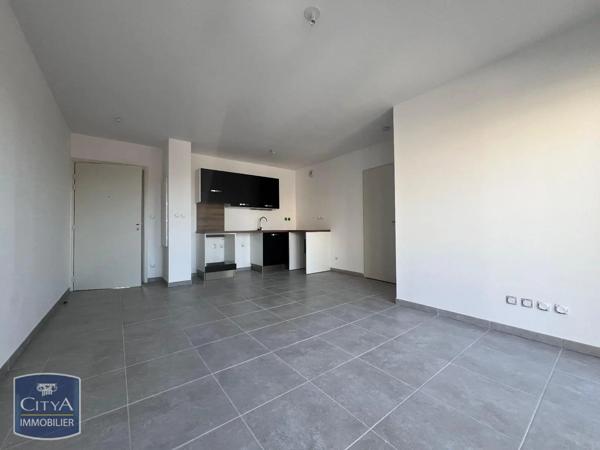 Appartement à louer 2 pièces 39.9m² Arles (13200)