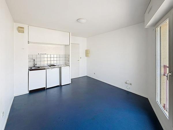 Studio Metz Devant Les Ponts - 20 m² - Place de parking