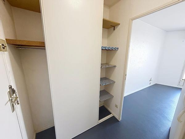 Studio Metz Devant Les Ponts - 20 m² - Place de parking