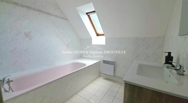 PROCHE EPERNON MAINTENON - RAVISSANTE MAISON FAMILIALE de 155 m² - 5 CHAMBRES