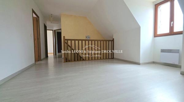 PROCHE EPERNON MAINTENON - RAVISSANTE MAISON FAMILIALE de 155 m² - 5 CHAMBRES