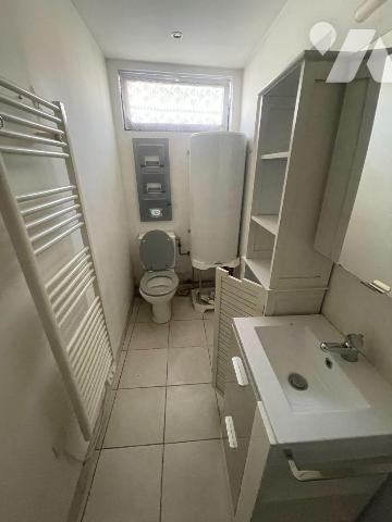 Maison à vendre de 41 m² située à Saint-Pol-sur-Ternoise, 62130, Le bien comprend deux pièces d...