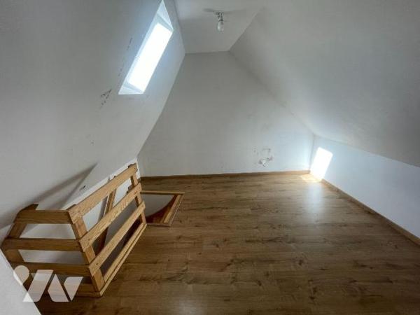Maison à vendre de 41 m² située à Saint-Pol-sur-Ternoise, 62130, Le bien comprend deux pièces d...