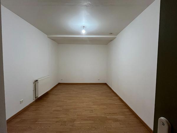 A LOUER APPARTEMENT PROCHE CENTRE VILLE DE ST QUENTIN 02100