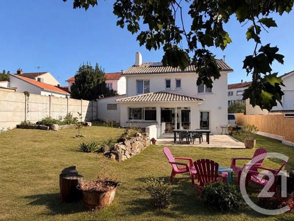 Maison à vendre  8 pièces - 200 m 2   PORNIC  - 44