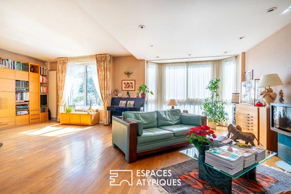 Élégante maison familiale avec dépendance et vaste terrain arboré