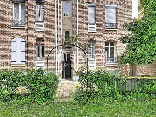 CENTRE VILLE - DERNIER ÉTAGE - 3 PIÈCES 49 m²