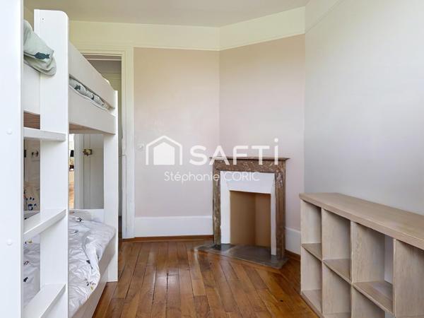 CENTRE VILLE - DERNIER ÉTAGE - 3 PIÈCES 49 m²