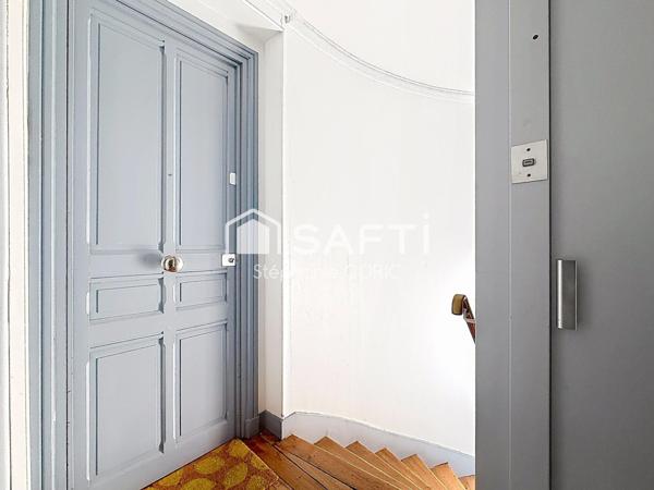 CENTRE VILLE - DERNIER ÉTAGE - 3 PIÈCES 49 m²