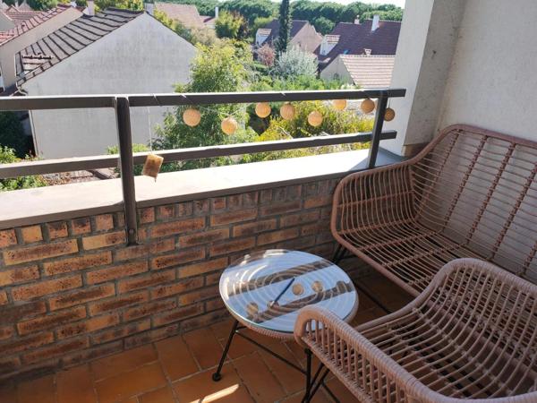 Location                                                      Appartement
                        
                     4 pièces                      82 m2                     à Sucy-en-Brie