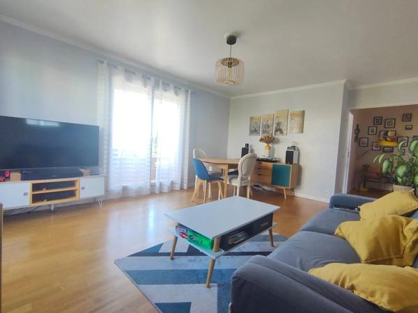 Location                                                      Appartement
                        
                     4 pièces                      82 m2                     à Sucy-en-Brie