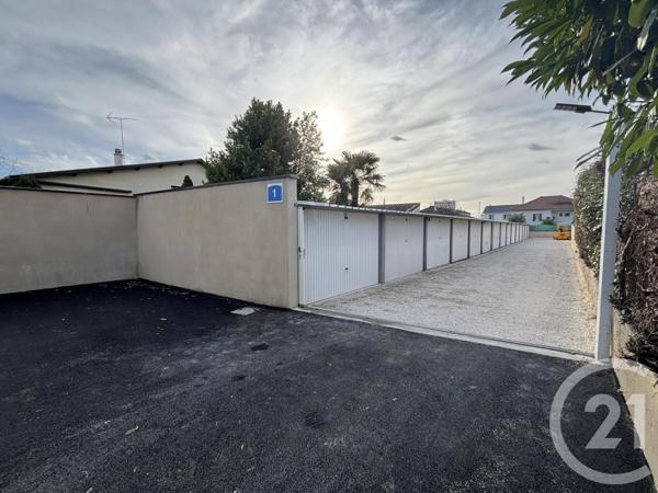 Parking à vendre  210 m2 PONT DE CHERUY - 38