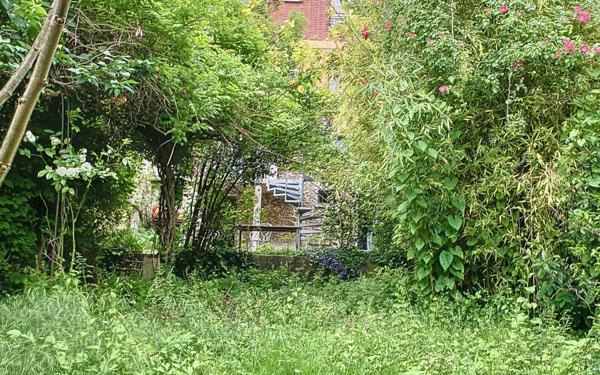 Maison à vendre    6 pièces • 198 m2 Issy-les-Moulineaux