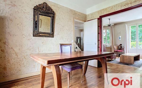 Maison à vendre    6 pièces • 198 m2 Issy-les-Moulineaux