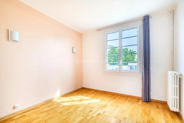 Vente                                                      Appartement
                        
                     2 pièces                      55 m2                     à Villeurbanne
