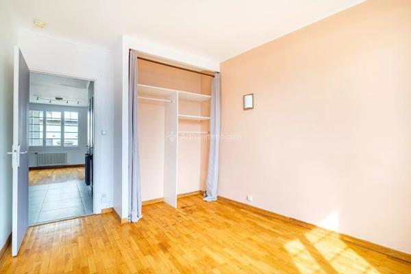 Vente                                                      Appartement
                        
                     2 pièces                      55 m2                     à Villeurbanne