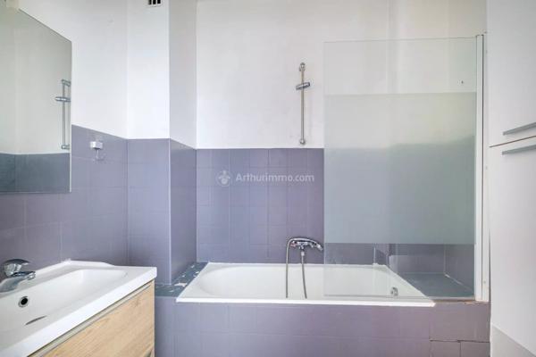 Vente                                                      Appartement
                        
                     2 pièces                      55 m2                     à Villeurbanne
