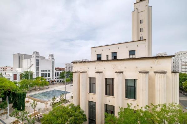 Vente                                                      Appartement
                        
                     2 pièces                      55 m2                     à Villeurbanne