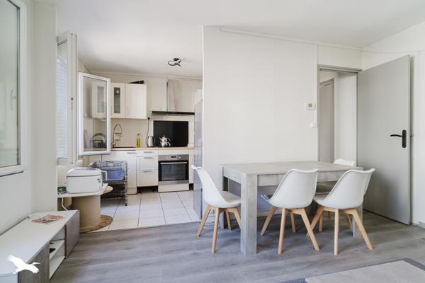 Appartement à vendre 200 336 € Villeurbanne 3 p 53 m² DPE E